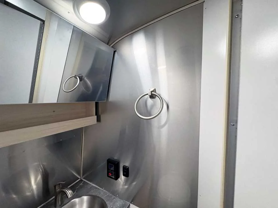 Used 2025 SILVER AIRSTREAM  image 33