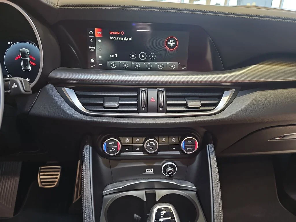 2025 Alfa Romeo Stelvio Base - Photo 18