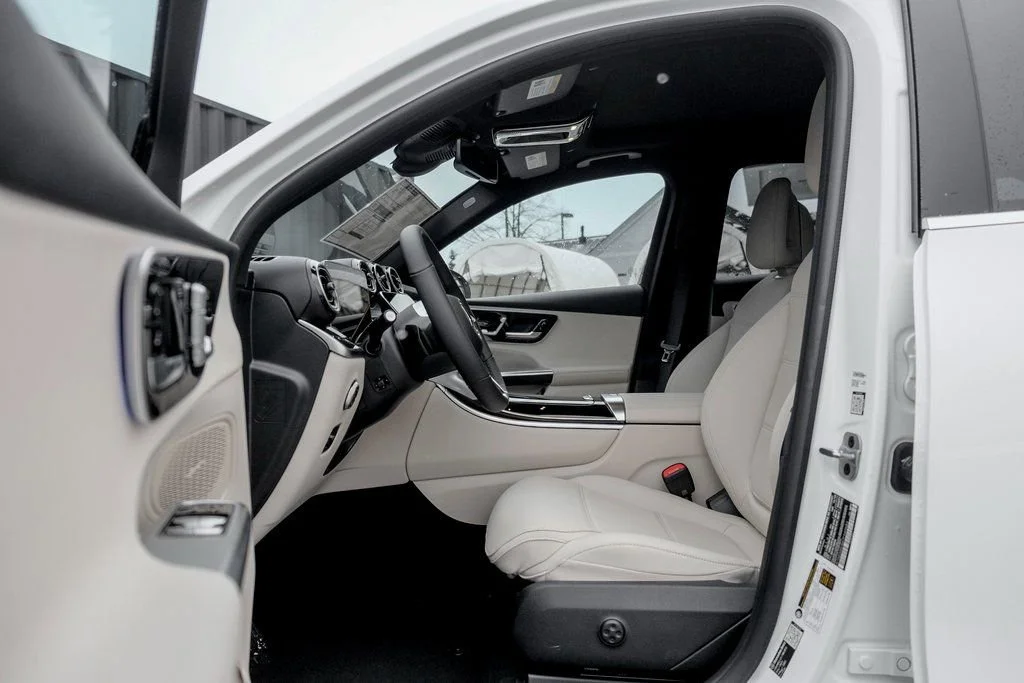 New 2026 Polar White Mercedes-Benz GLC 300 image 44