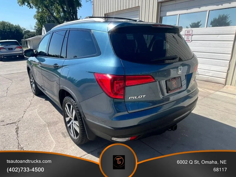 Used 2018 Blue Honda Touring Sport Utility 4D image 5