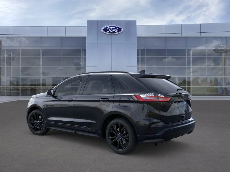 2024 Ford Edge SE - Photo 4