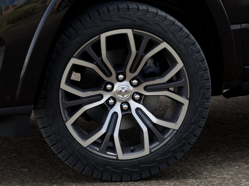New 2026 Diamond Black Crystal Pearl-Coat Exterior Paint RAM Tungsten image 4