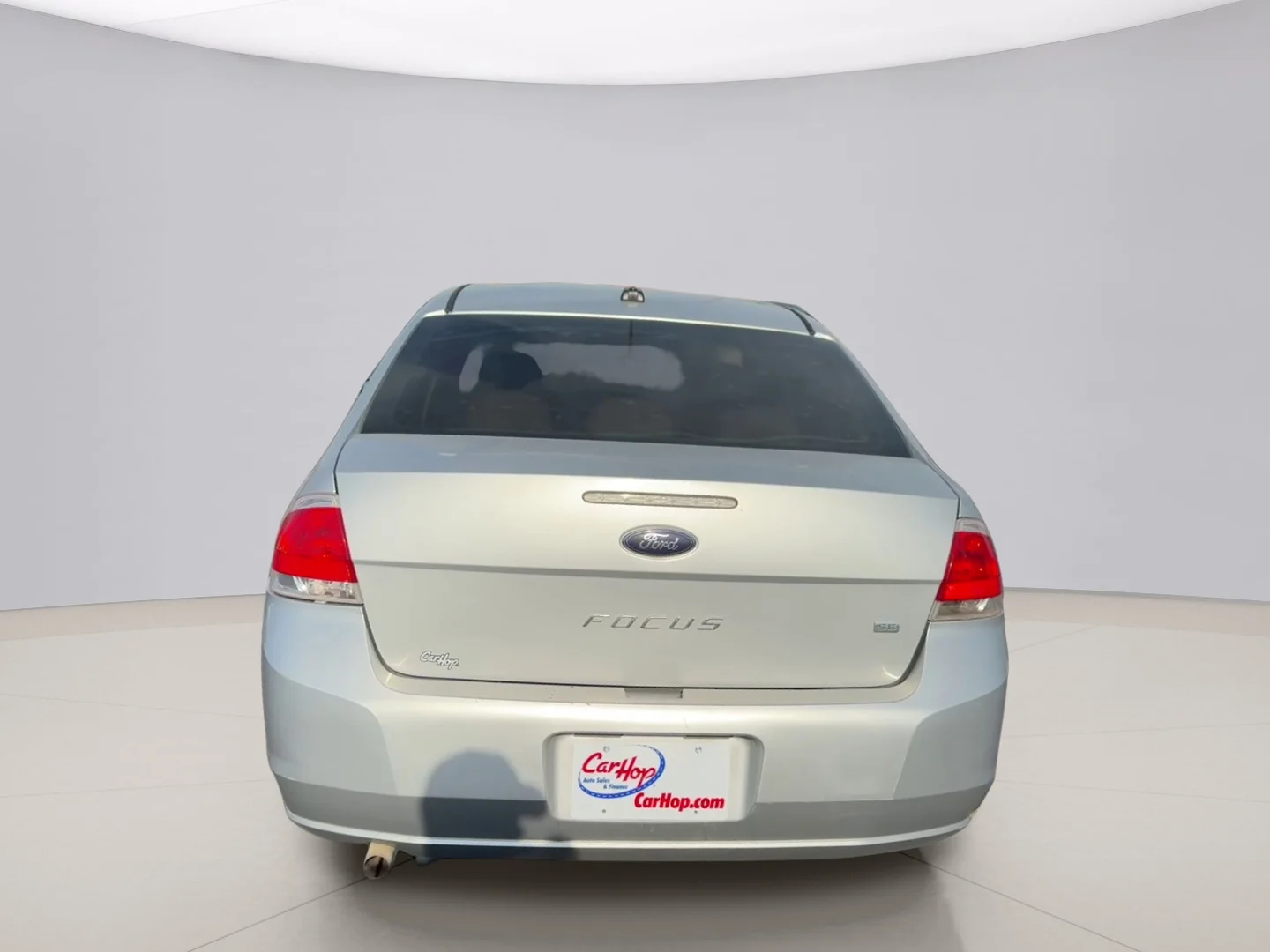 Used 2010 Silver Ford SE image 4