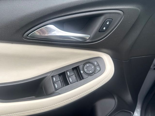 Used 2023 Gray Buick Preferred image 9