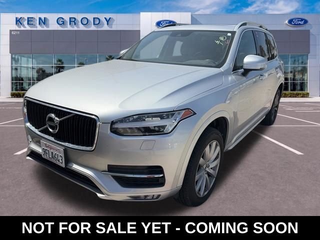 2018 Volvo XC90 T6 AWD Momentum's photo