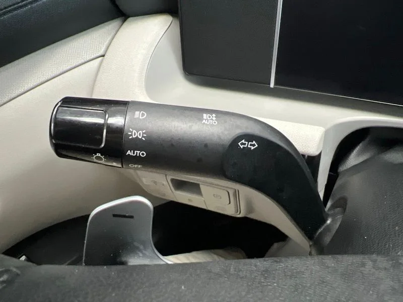 Used 2025 Gray Hyundai SEL Convenience image 17