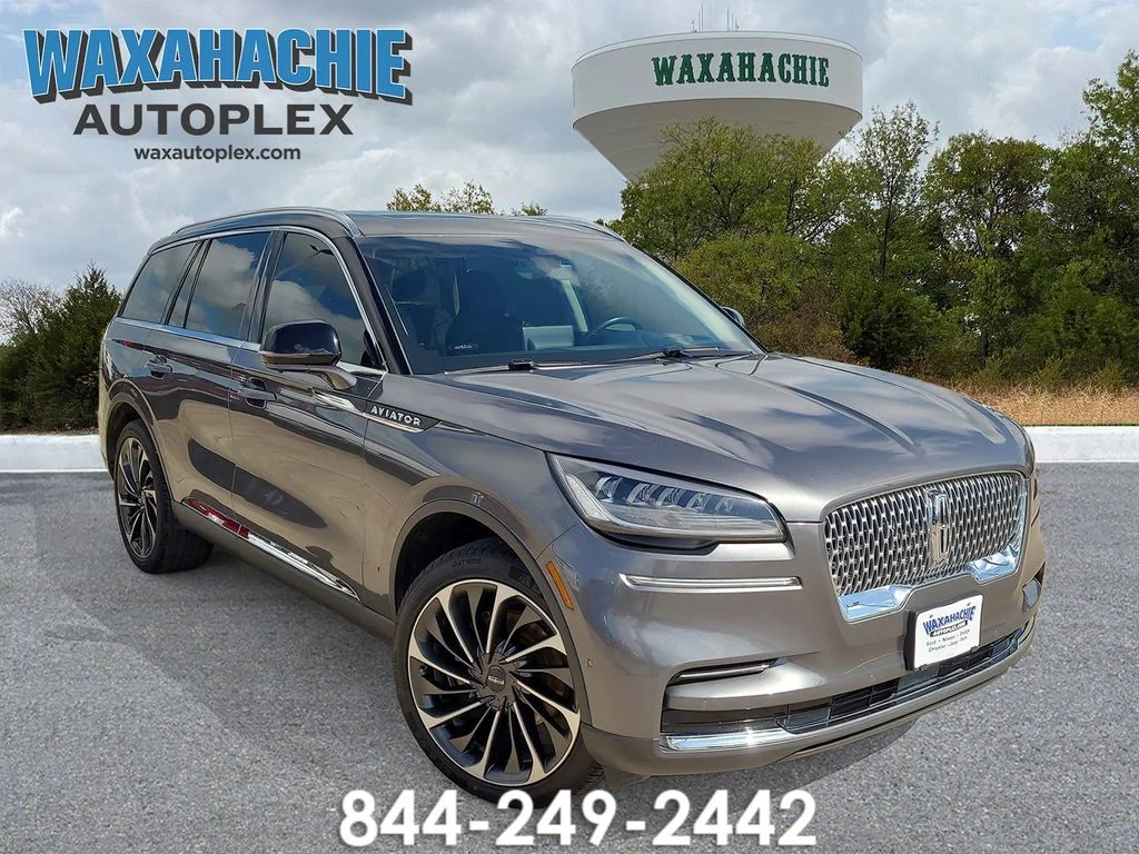 Used 2023 Gray Lincoln Reserve image 1