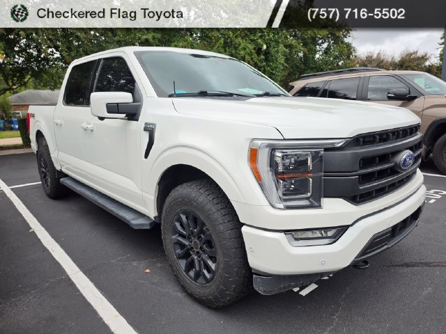 Used 2022 Star White Metallic Tri-Coat Ford Lariat image 3