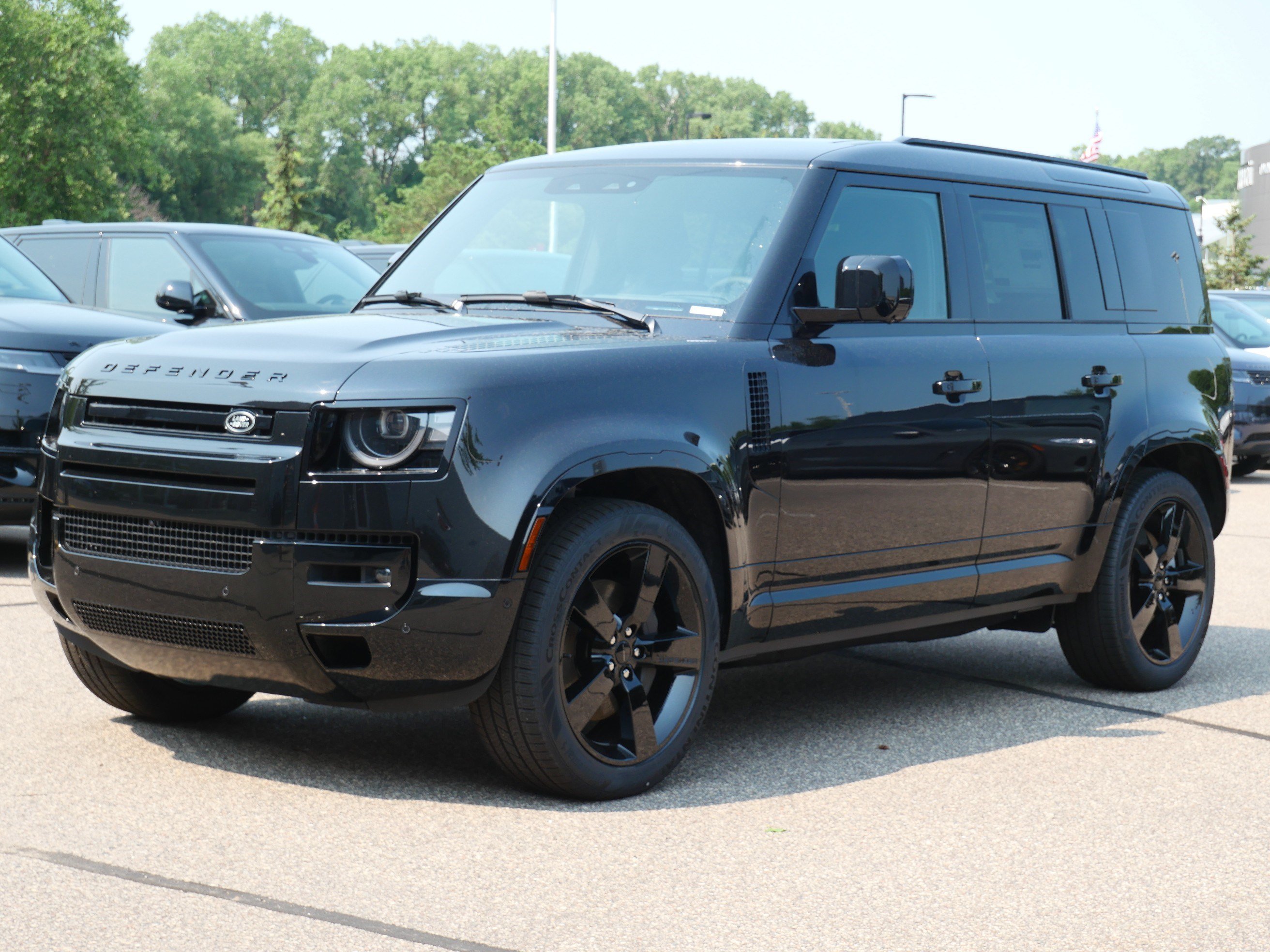 New 2026 Santorini Black Land Rover X-Dynamic SE image 1