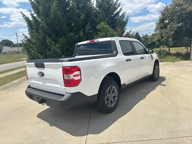 New 2026 Oxford White Ford XLT image 4