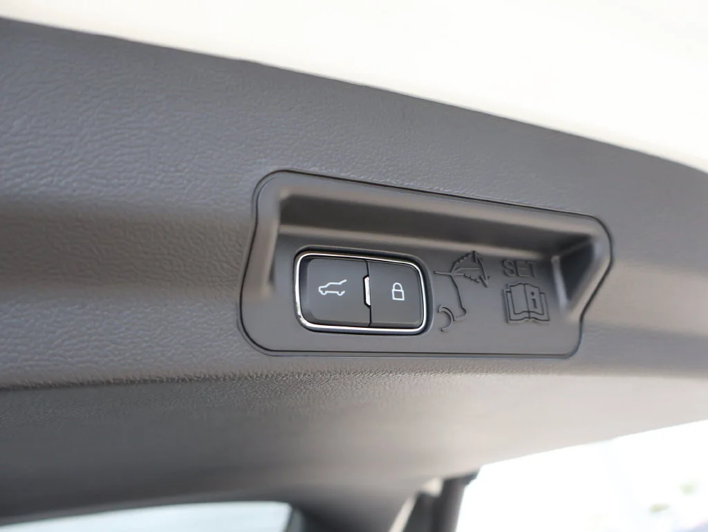 New 2026 Star White Metallic Tri-Coat Ford Tremor® image 16