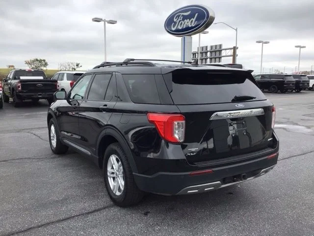 Certified Used 2023 Agate Black Metallic Ford XLT image 5