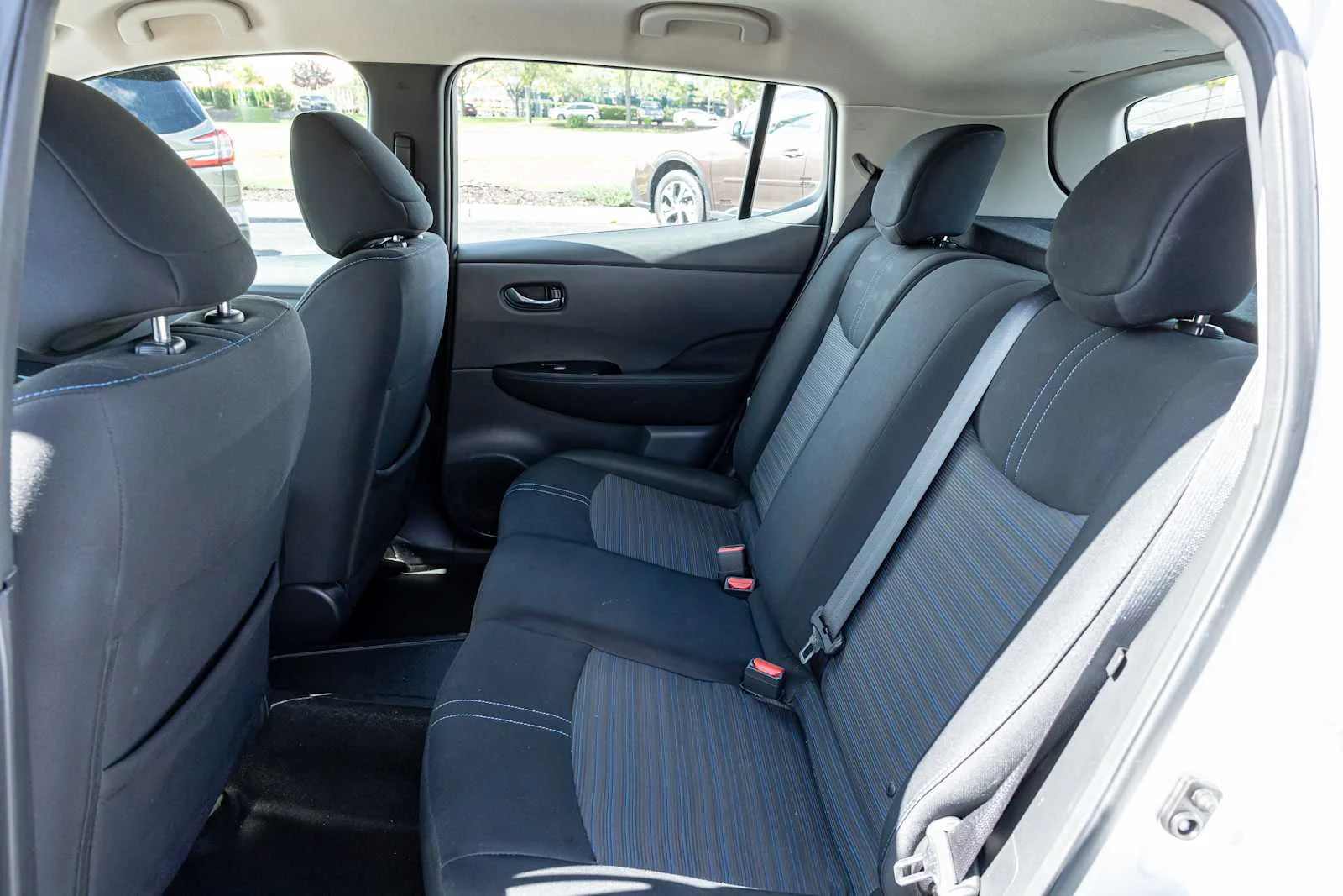 Used 2018 Silver Nissan SV image 28