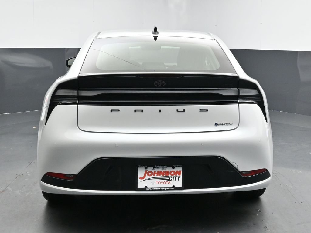 New 2026 Wind Chill Pearl <sup>1</sup> Toyota  XSE image 7