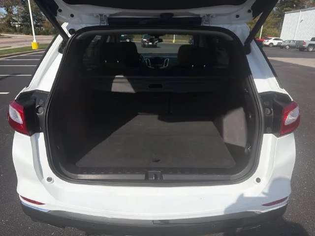 Used 2019 SUMMIT WHITE Chevrolet LT image 28