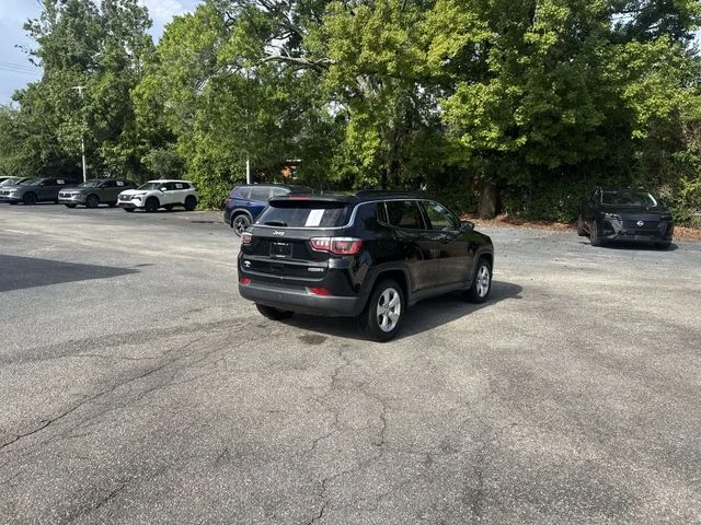 Used 2018 Black Jeep Latitude image 5