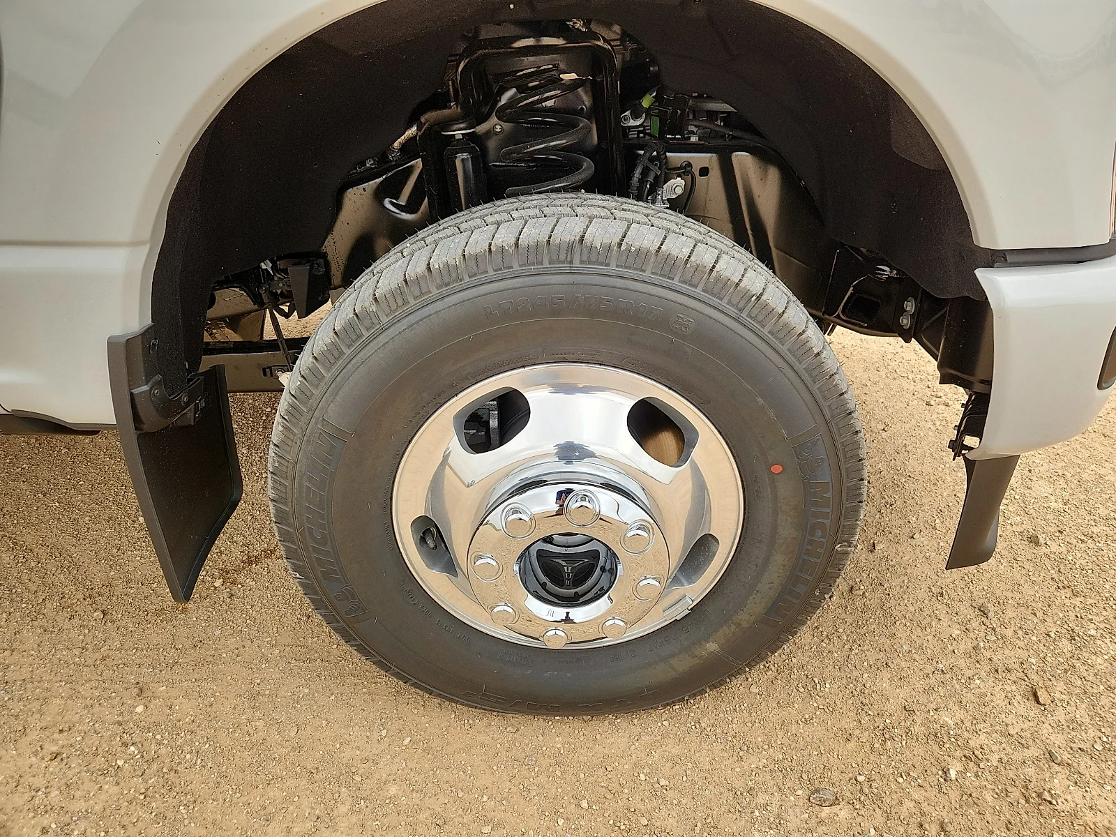 New 2026 Avalanche Ford F-350® Platinum® image 9