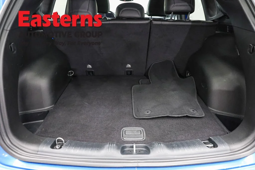 Used 2024 Blue Jeep Latitude image 9