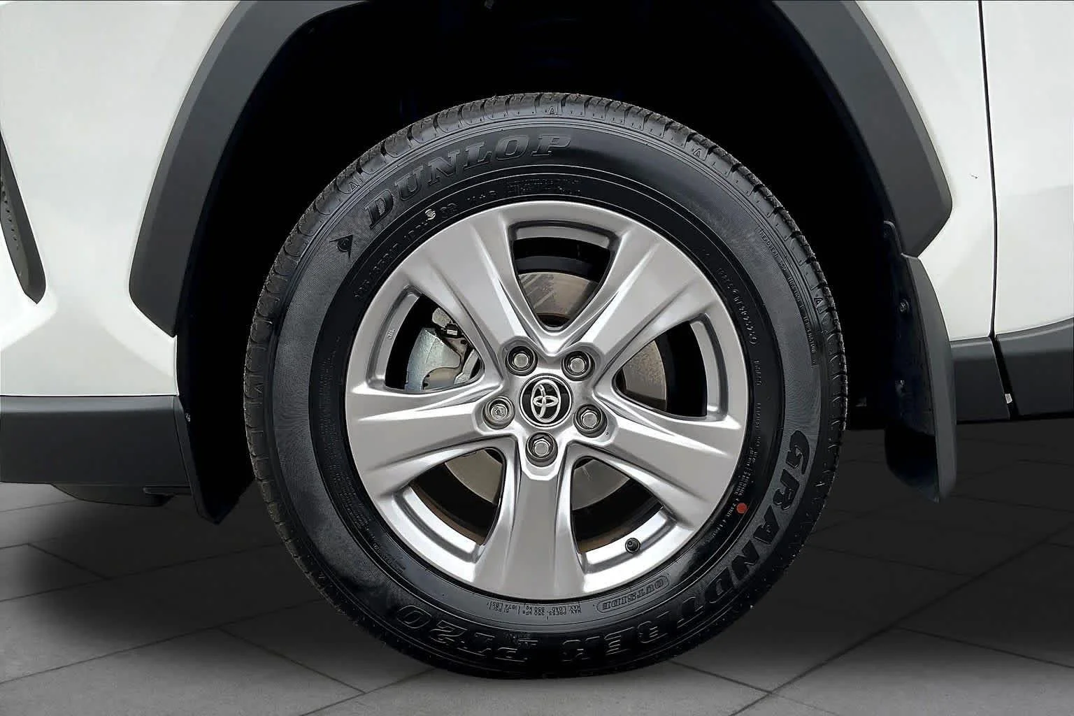 Used 2025 Ice Cap Toyota XLE image 11