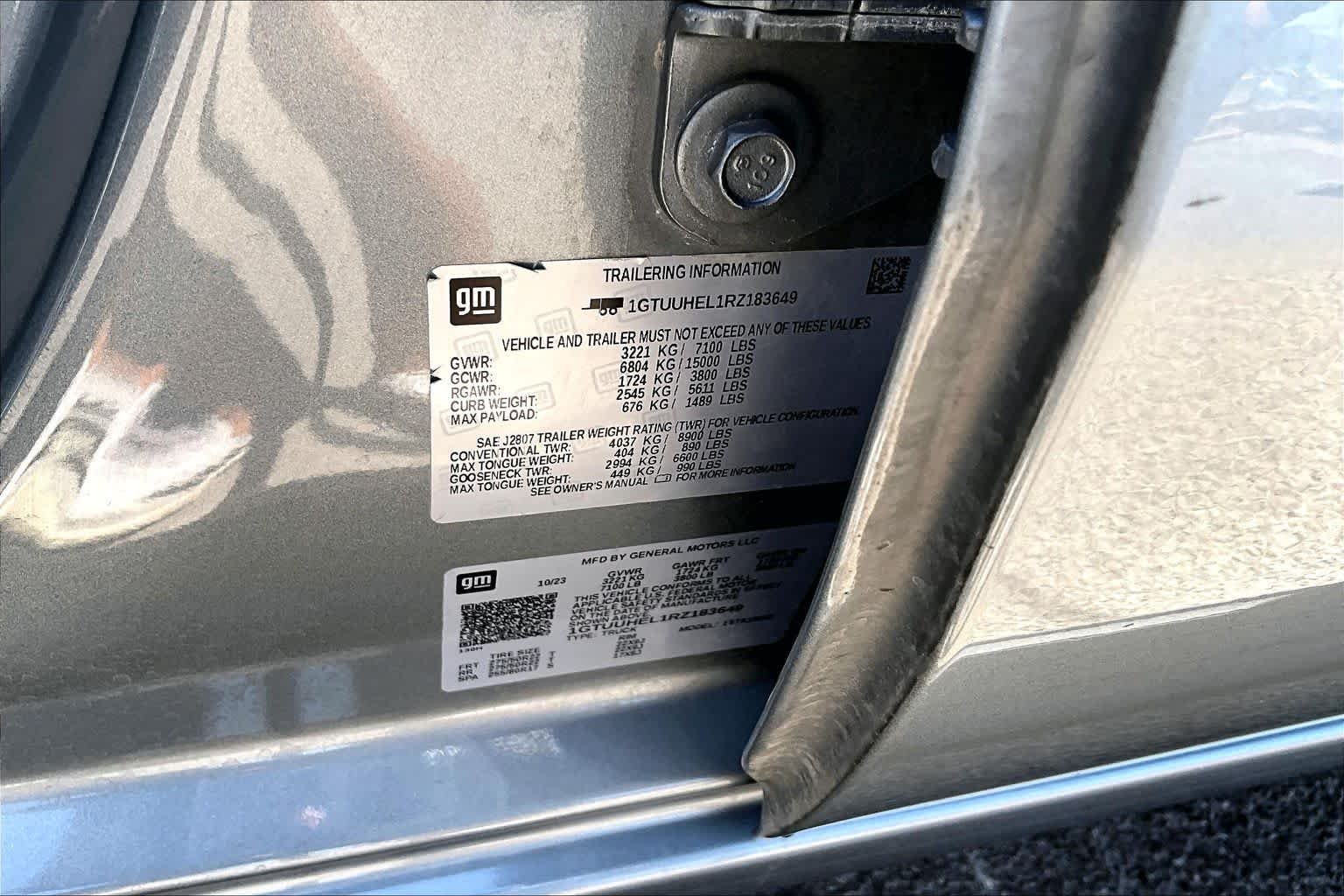 Used 2024 Sterling Metallic GMC Denali Ultimate image 34