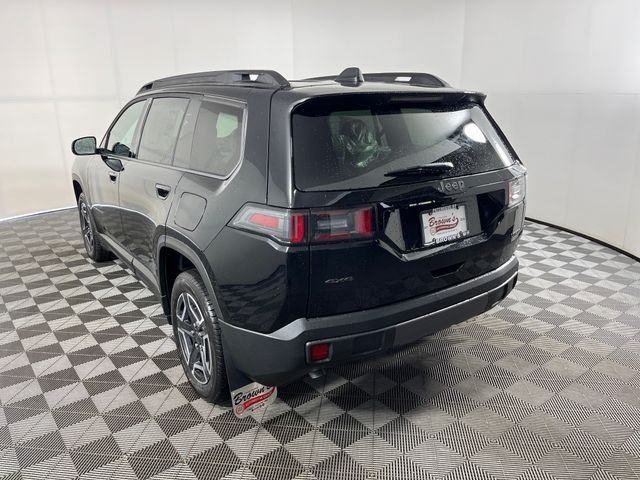 New 2026 Diamond Black Crystal Pearl-Coat Exterior Paint Jeep Laredo image 3