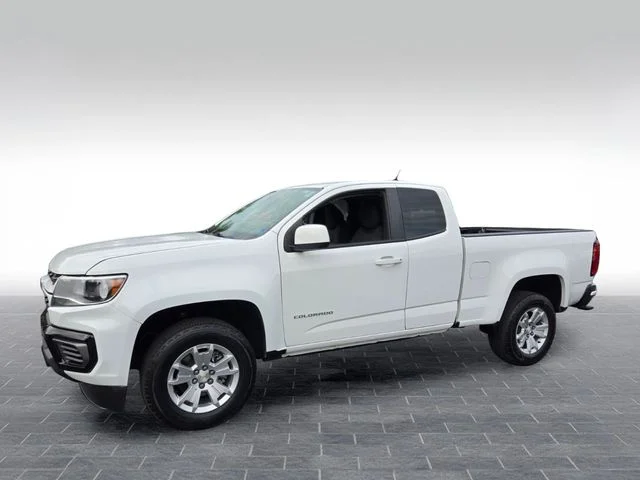 Used 2022 White Chevrolet LT image 3