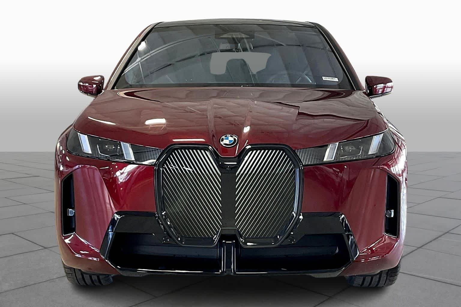 Used 2026 Aventurin Red Metallic BMW xDrive60 image 3