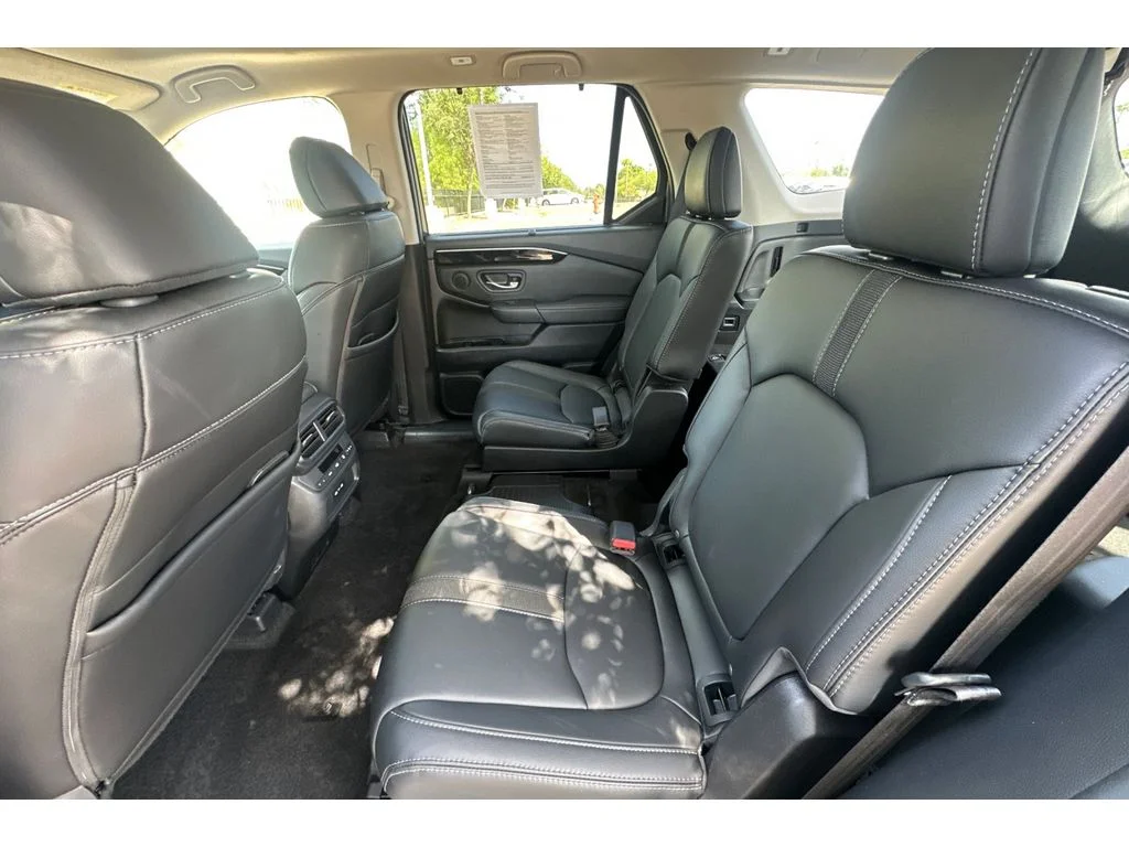Used 2024 Modern Steel Metallic Honda Touring image 14