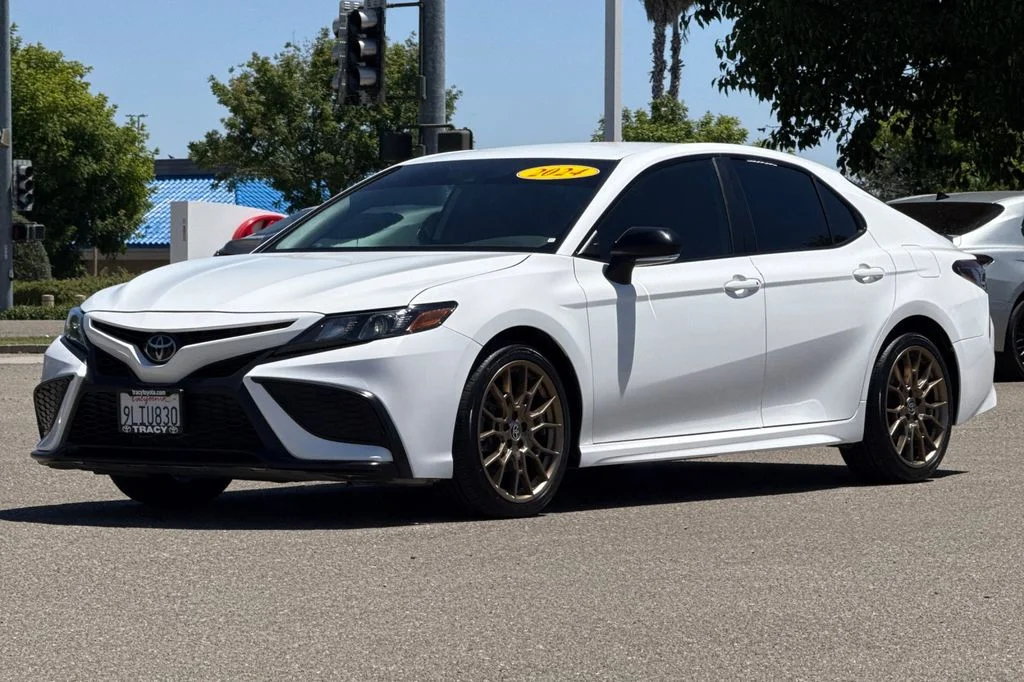 Used 2024 White Toyota SE Nightshade image 11