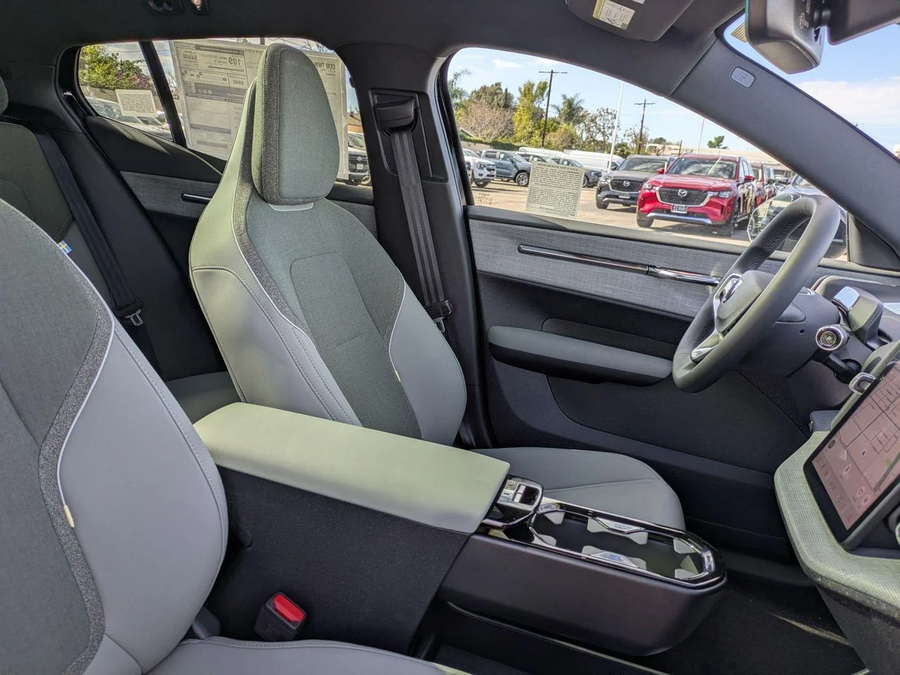 2026 Volvo EX30 Plus - Photo 14