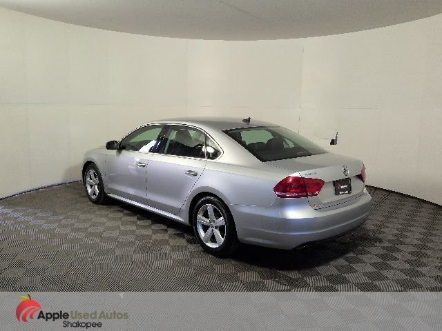 Used 2013 Silver Volkswagen 2.5 SE image 4