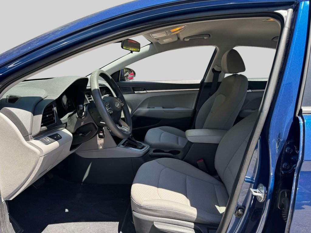 Used 2020 Blue Hyundai SE image 15
