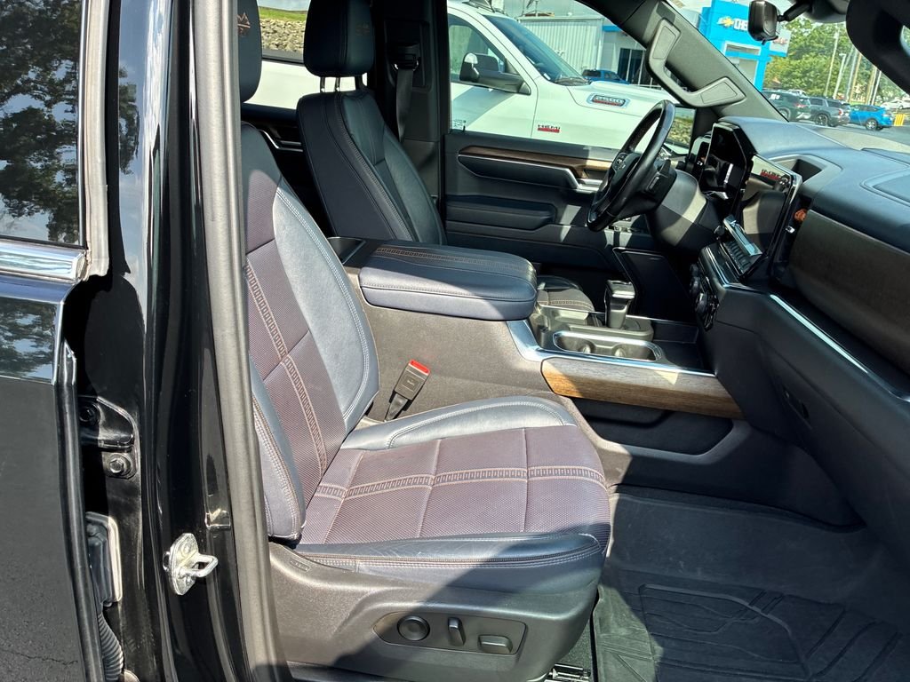 Used 2023 Black Chevrolet High Country image 21