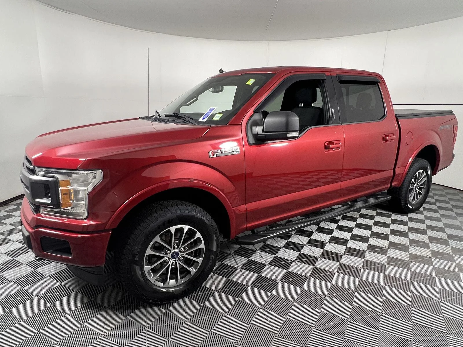 Used 2020 Rapid Red Metallic Tinted Clearcoat Ford XLT image 6