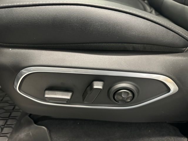 New 2026 Fathom Blue Pearlcoat Jeep Upland image 29
