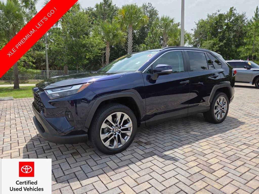 Certified Used 2023  Toyota XLE Premium image 3