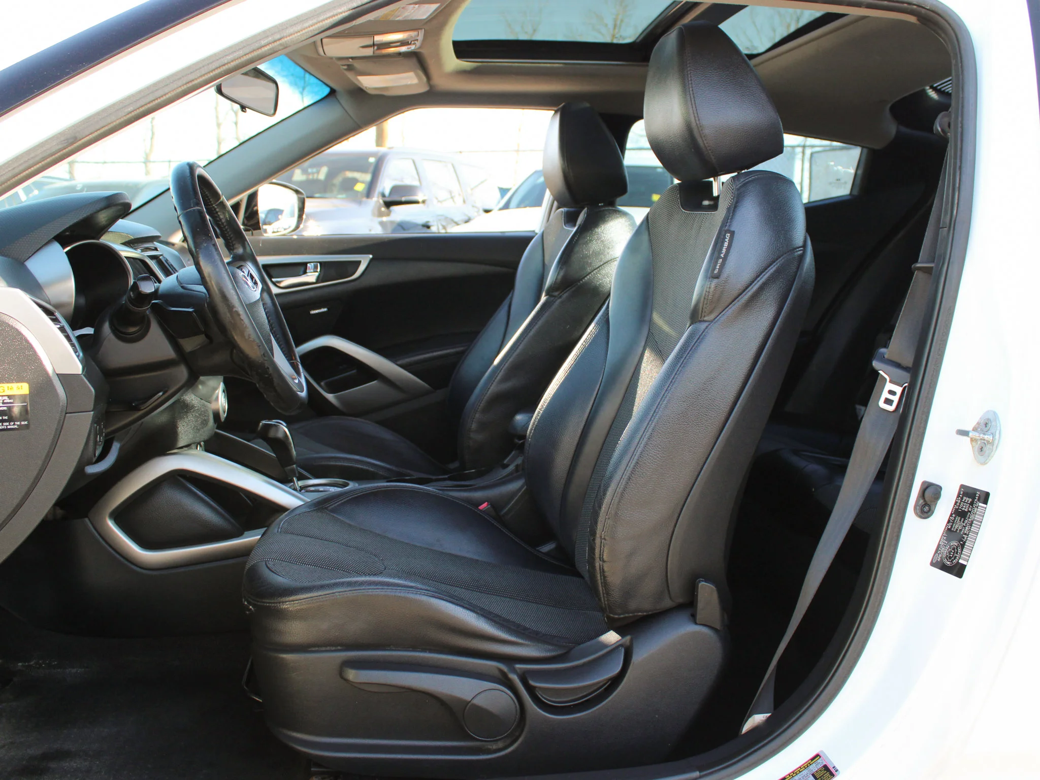Used 2012 White Hyundai w/Tech * Mechanic Special | Navigation | Heated Seats | Backup Camera image 2