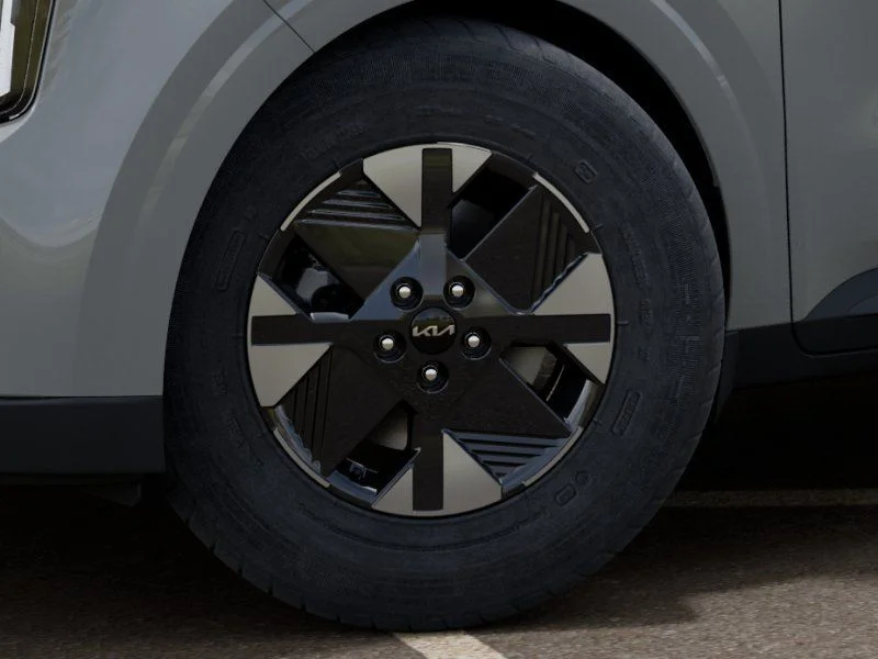 New 2027 Ceramic Silver Kia LXS image 9