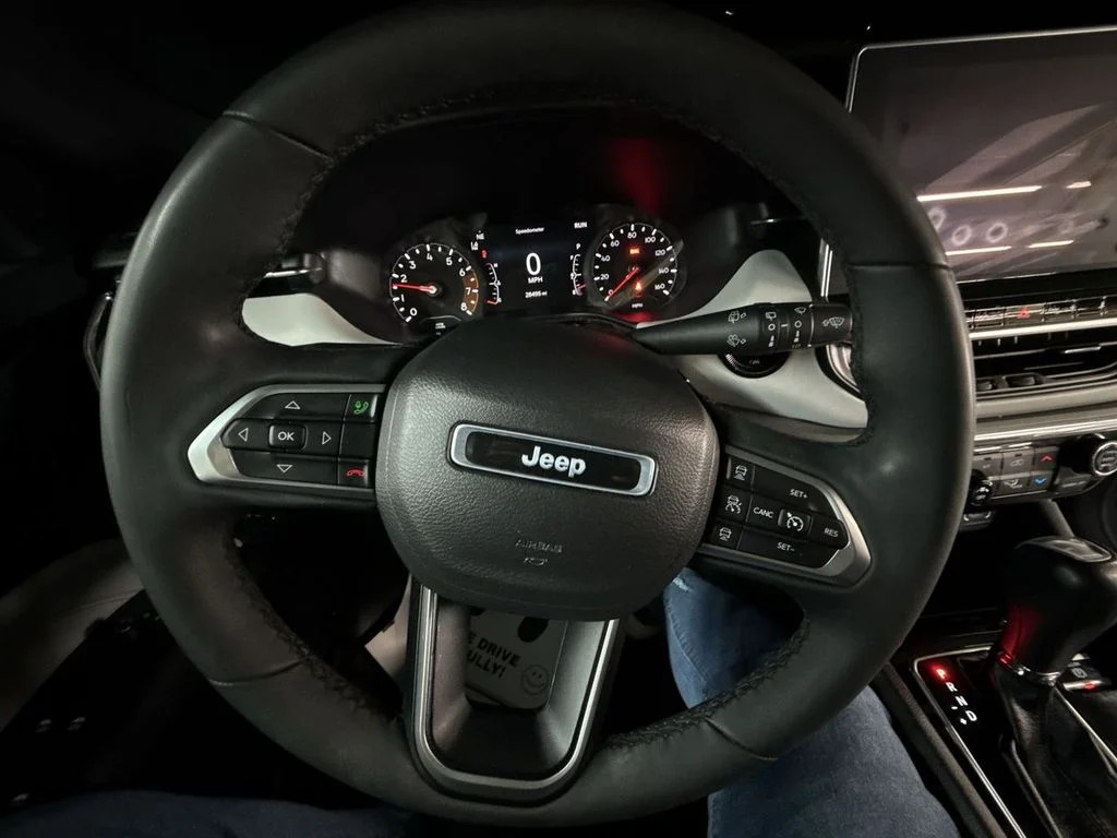 Used 2023 Diamond Black Jeep Limited image 23