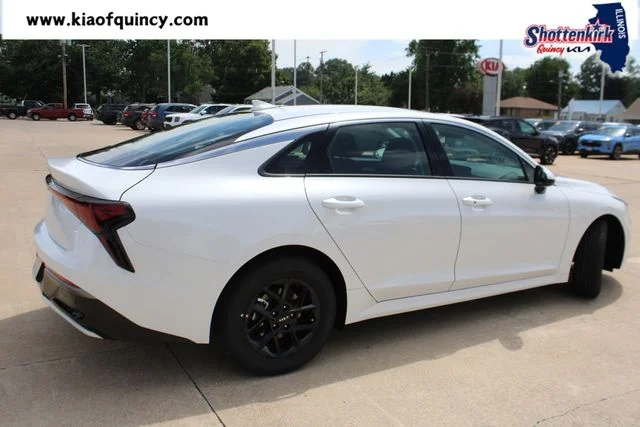 New 2026 White Kia LXS image 4