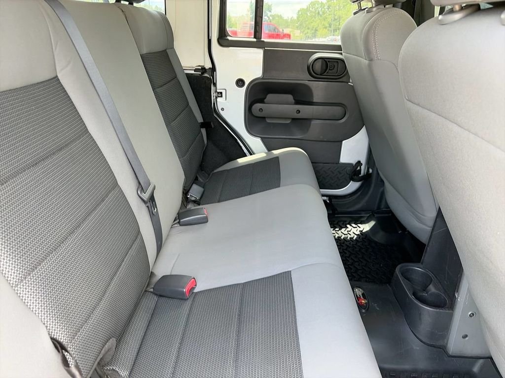 Used 2008 Silver Jeep Unlimited X image 12