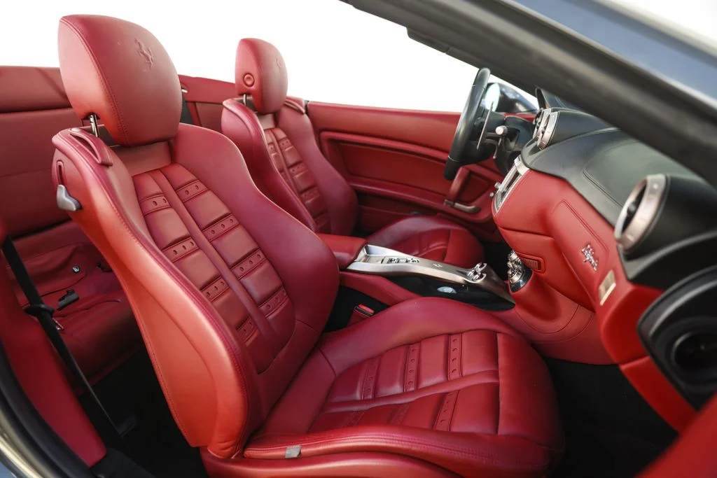 Used 2010 Silver Ferrari Base image 24