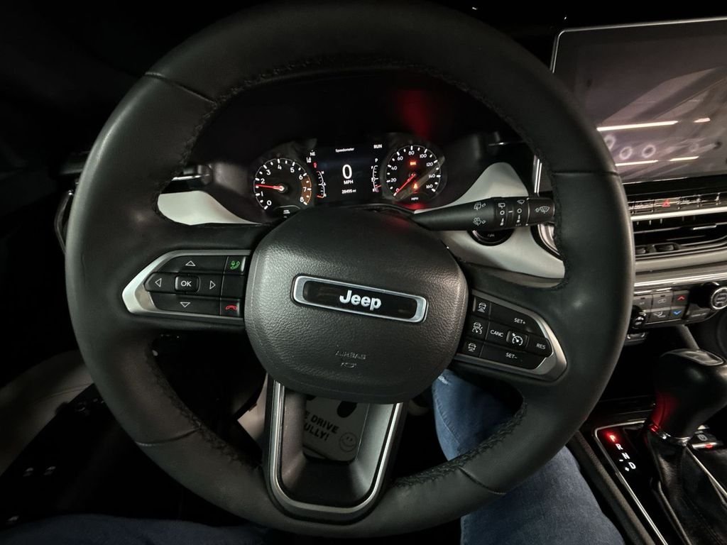 Used 2023 Diamond Black Jeep Limited image 23