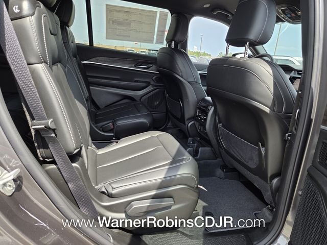 New 2026 Baltic Gray Metallic Clear-Coat Exterior Paint Jeep Limited image 13