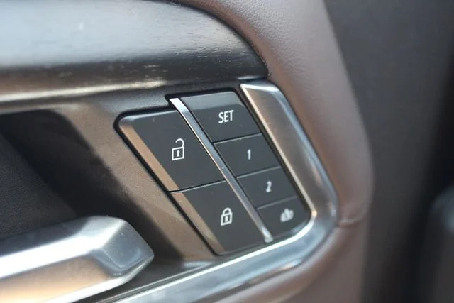 Used 2024 White GMC Denali image 4