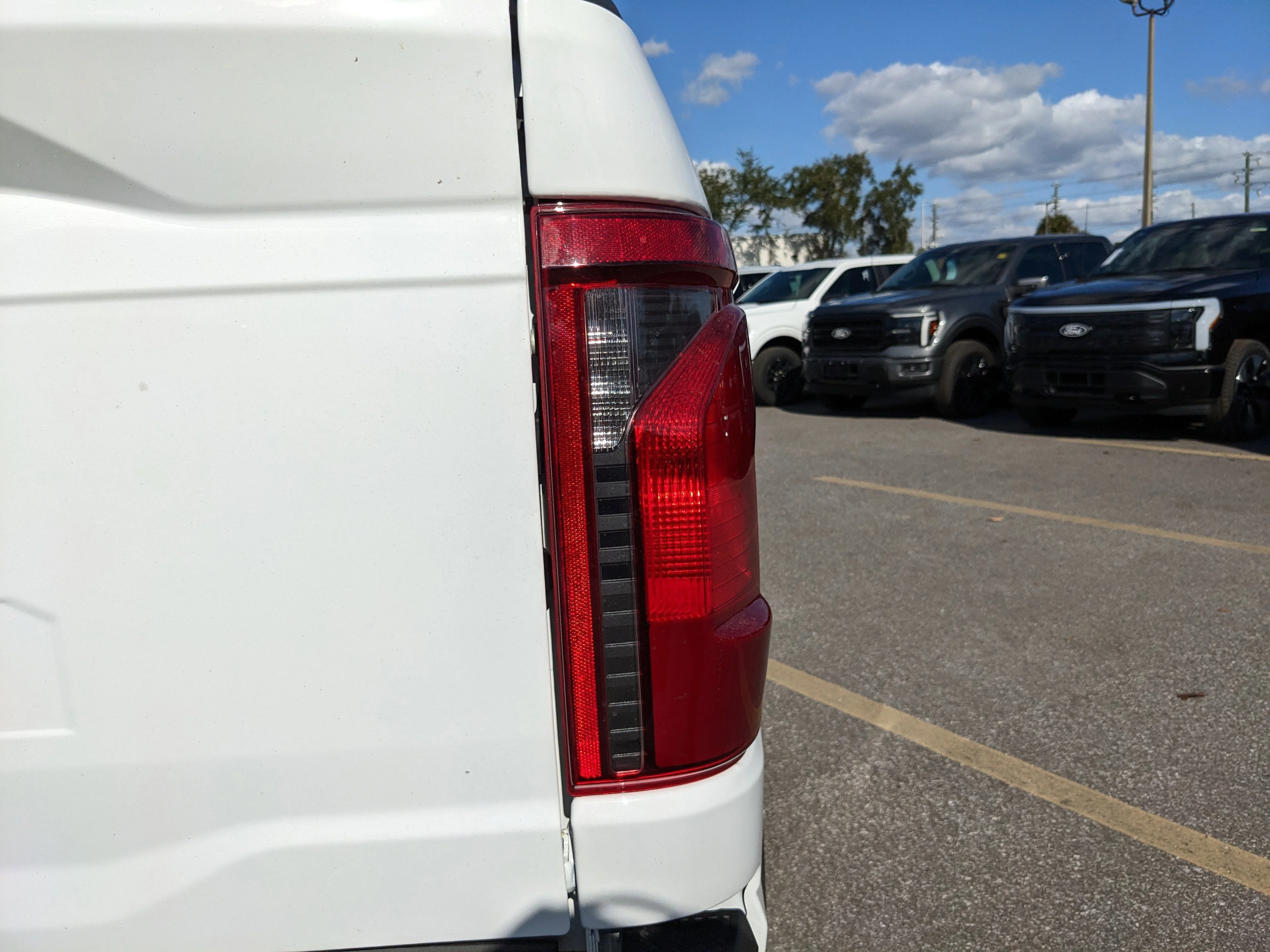 New 2026 Oxford White Ford XLT image 11
