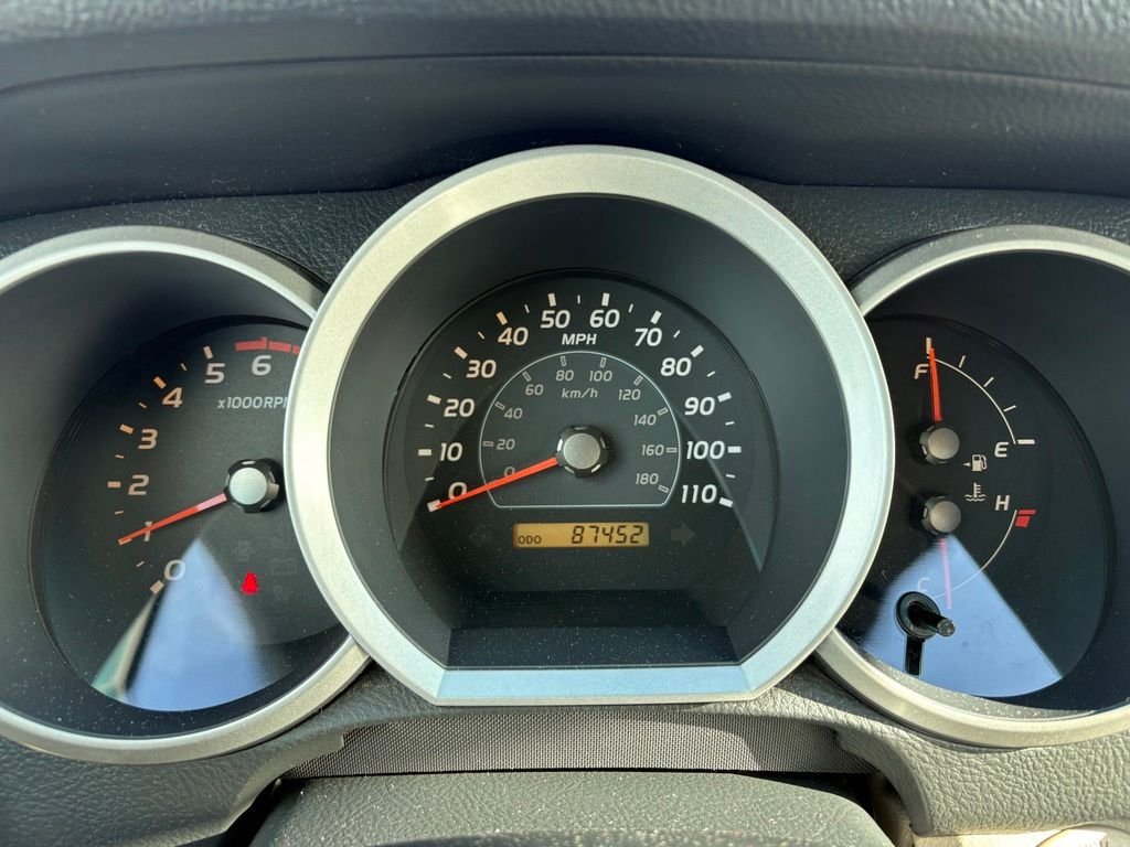 Used 2007 Gold Toyota Sport image 16