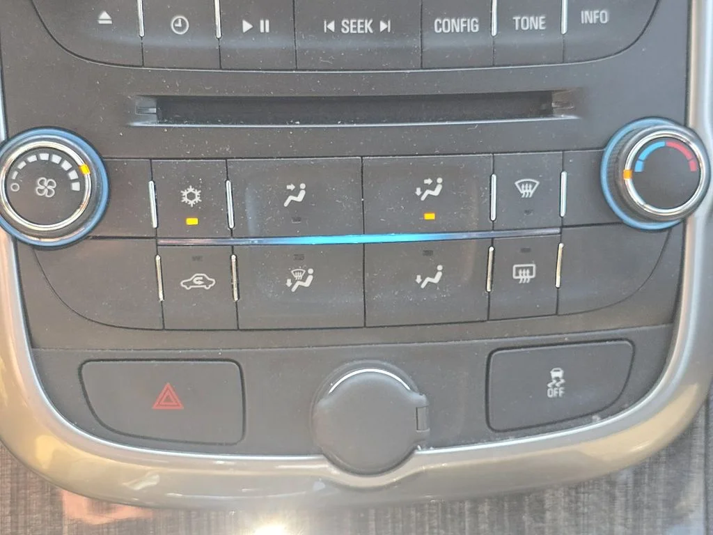Used 2015 White Chevrolet LT image 28