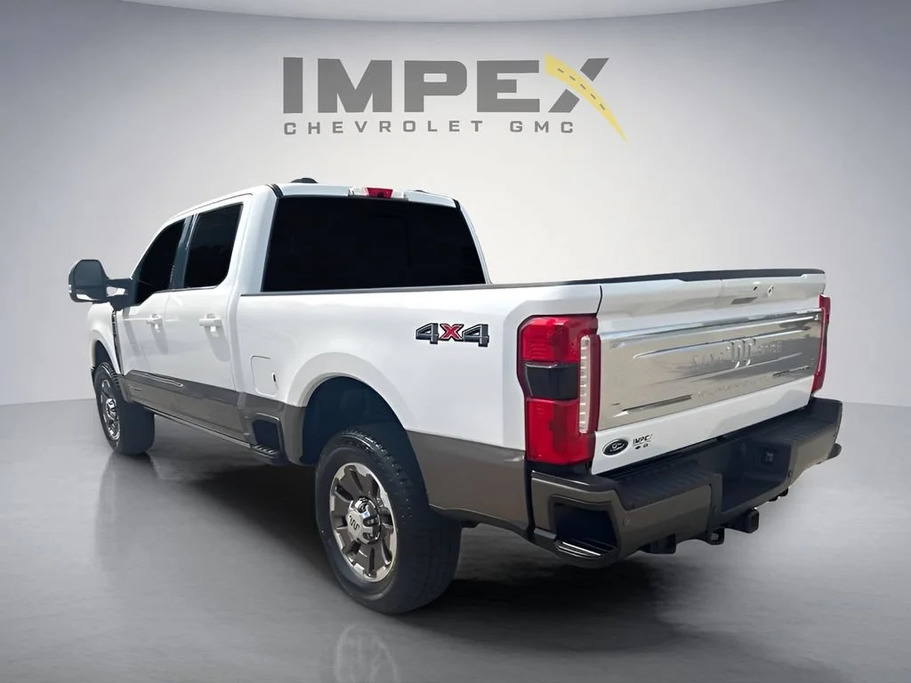 Used 2023  Ford XL image 3