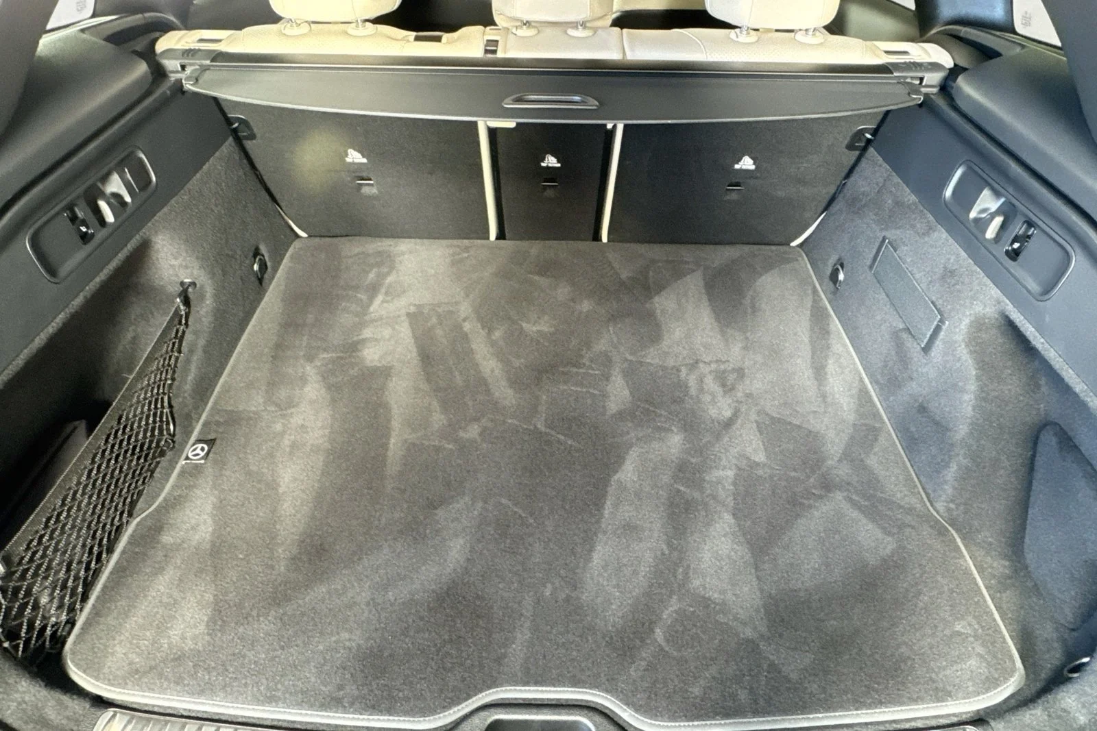 Used 2024 Black Mercedes-Benz GLC 300 image 25